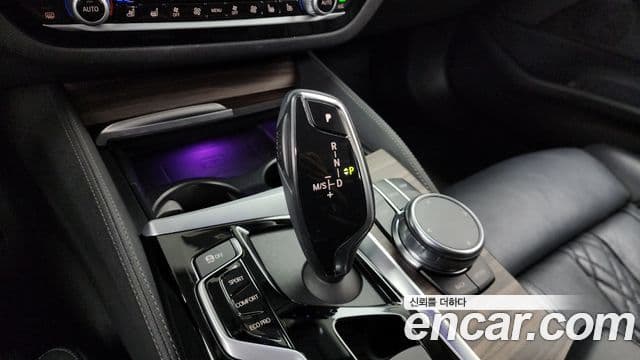 BMW 5 Series 2018 — ფოტო 9/20
