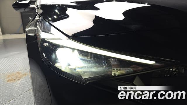 Hyundai The New Avante Hybrid 2021 — Photo 5/30