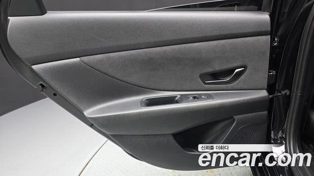 Hyundai The New Avante Hybrid 2021 — Photo 8/30