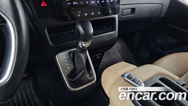Hyundai Staria 2021 — Şəkil 9/20