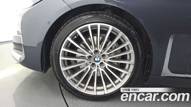 BMW 7 Series 2019 — ფოტო 5/20