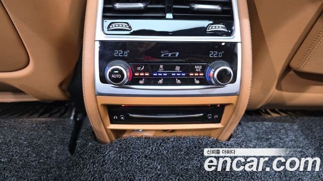BMW 7 Series 2019 — Photo 37/39