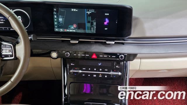 Kia Carnival 2021 — фото 14 из 20