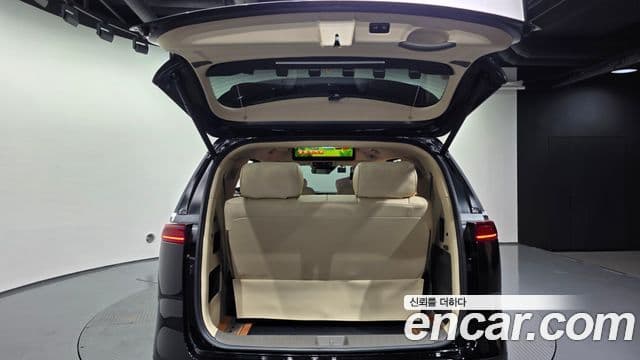 Kia Carnival 2021 — фото 20 из 20