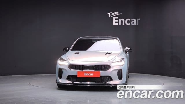 Kia Stinger 2022 — ფოტო 3/20