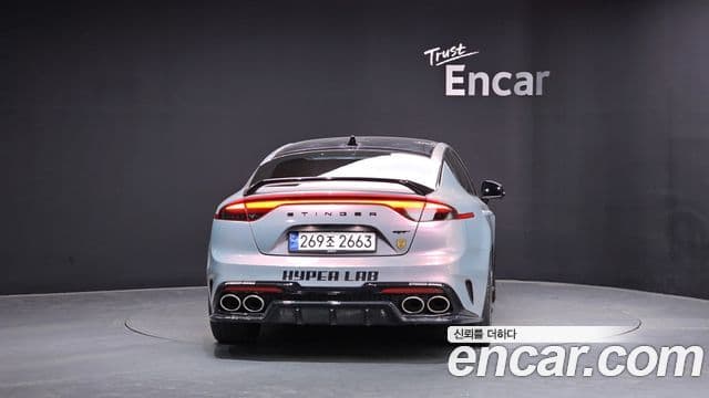Kia Stinger 2022 — ფოტო 4/20