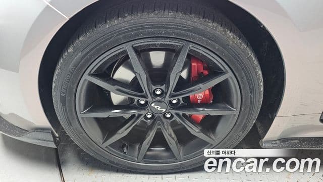 Kia Stinger 2022 — ფოტო 5/20