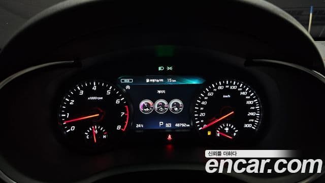 Kia Stinger 2022 — ფოტო 8/20