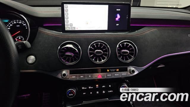 Kia Stinger 2022 — ფოტო 13/20