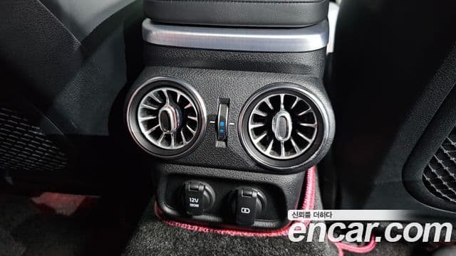 Kia Stinger 2022 — ფოტო 19/20
