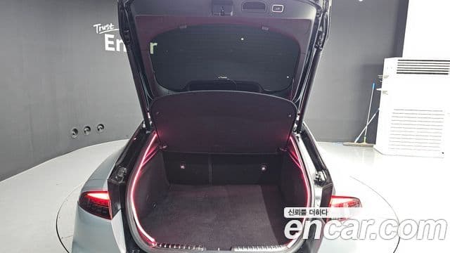 Kia Stinger 2022 — ფოტო 20/20