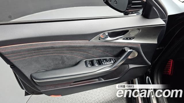 Kia Stinger Meister 2022 — Photo 35/37
