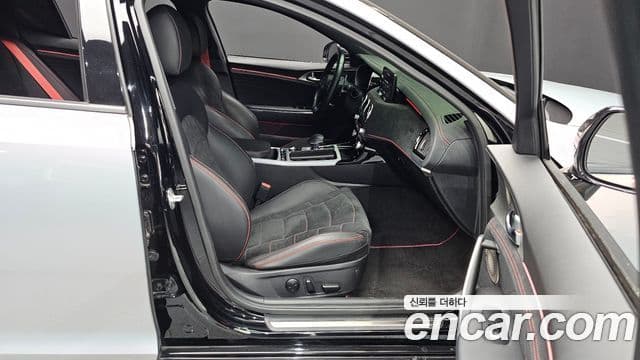Kia Stinger Meister 2022 — Photo 28/37