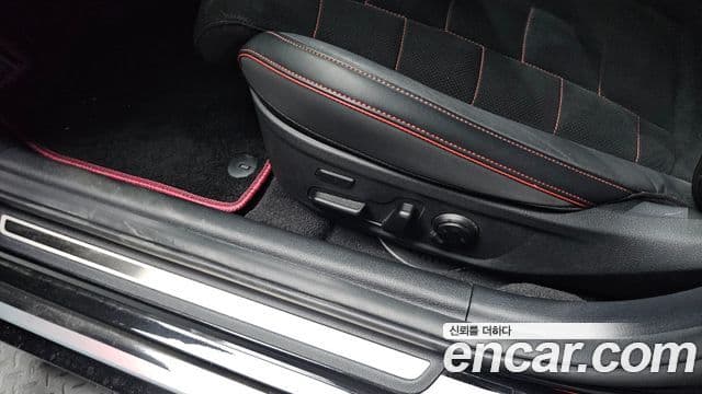 Kia Stinger Meister 2022 — Photo 18/37