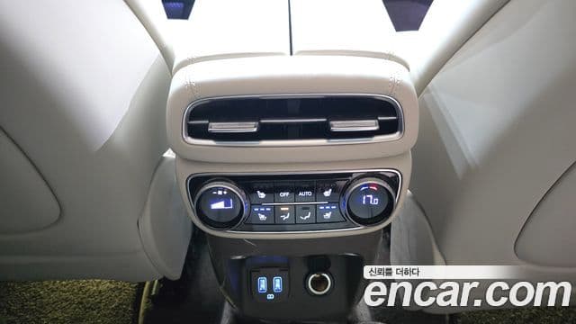 Genesis GV80 2023 — ფოტო 18/20