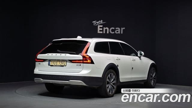 Volvo V90 Cross Country 2021 — Şəkil 2/20
