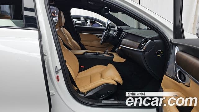 Volvo V90 Cross Country 2021 — Şəkil 11/20