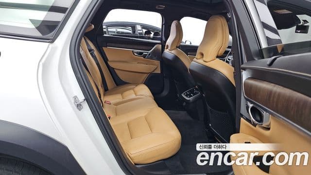 Volvo V90 Cross Country 2021 — Şəkil 12/20