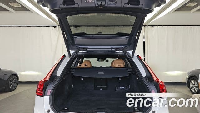 Volvo V90 Cross Country 2021 — Şəkil 20/20