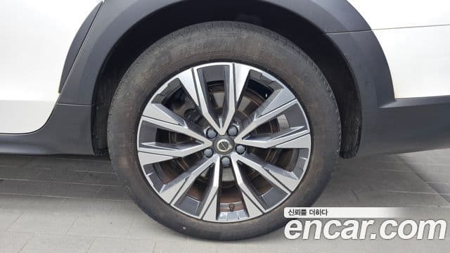 Volvo V90 Cross Country 2021 — Photo 35/36