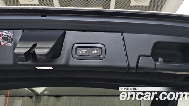 Volvo V90 Cross Country 2021 — Photo 33/36