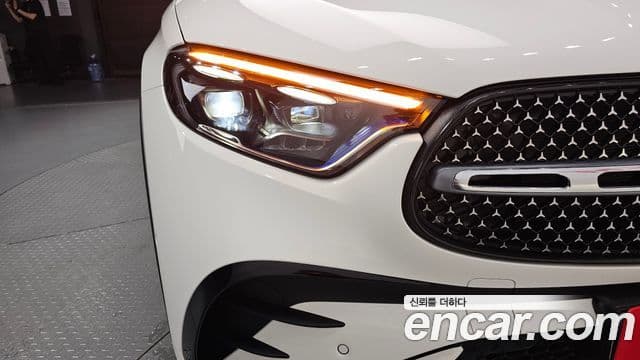 Mercedes-Benz GLC-Class 2025 — Photo 3/35