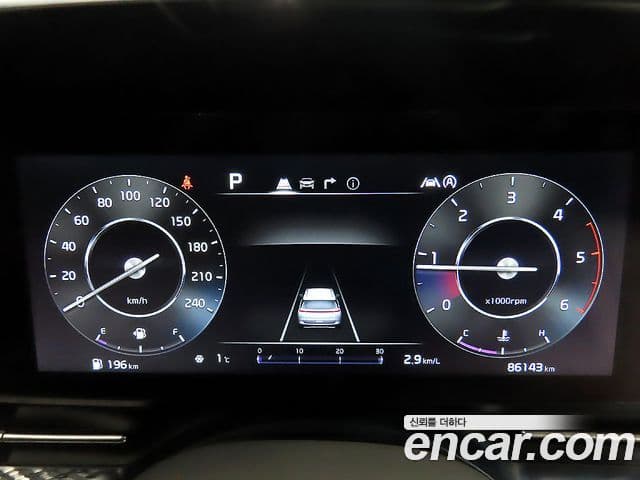Kia Carnival 2023 — ფოტო 10/20
