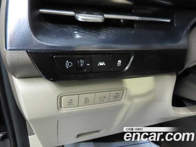 Kia Carnival 2023 — ფოტო 13/20