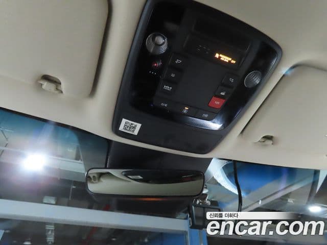 Kia Carnival 2023 — ფოტო 14/20