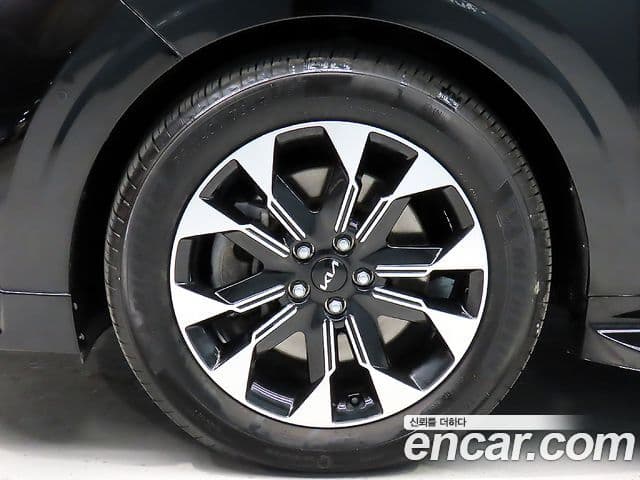 Kia Carnival 2023 — ფოტო 20/20
