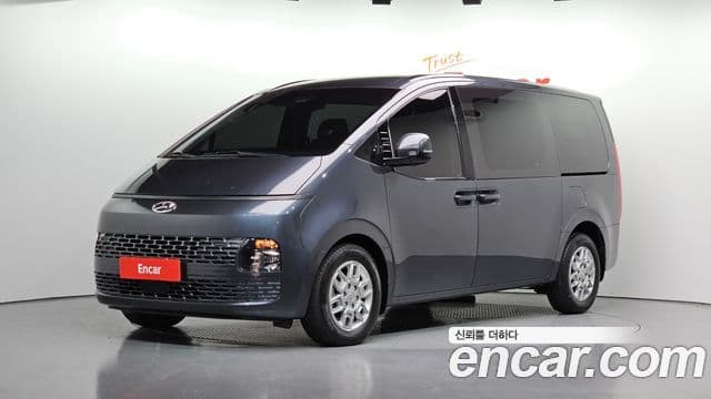 Hyundai Staria 2023 — Фото 1/20