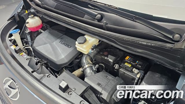 Hyundai Staria 2023 — Фото 6/20