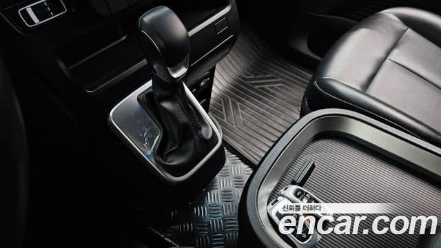 Hyundai Staria 2023 — Фото 9/20