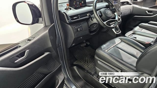 Hyundai Staria 2023 — Фото 10/20