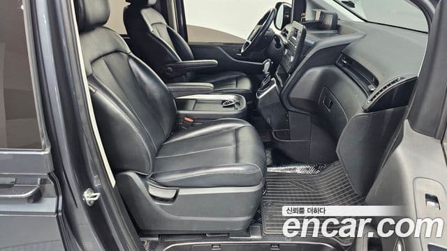 Hyundai Staria 2023 — Фото 11/20