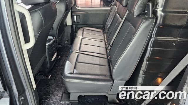 Hyundai Staria 2023 — Фото 12/20