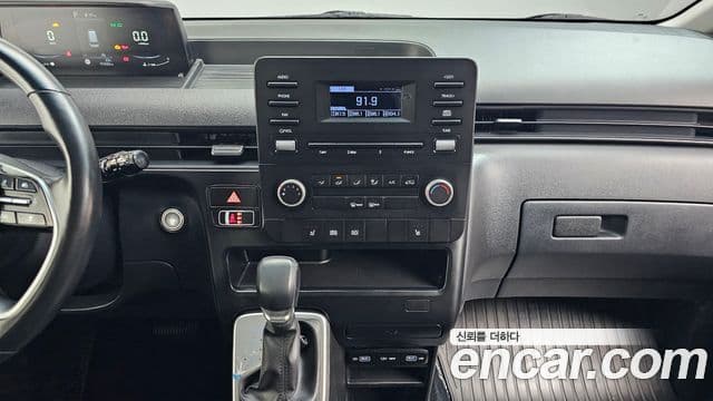 Hyundai Staria 2023 — Фото 13/20