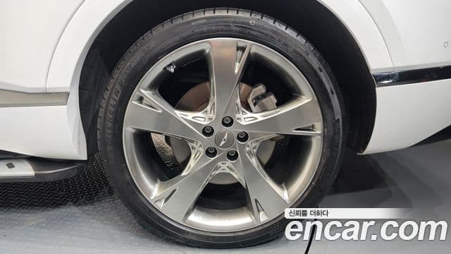 Genesis GV80 2021 — Photo 35/40