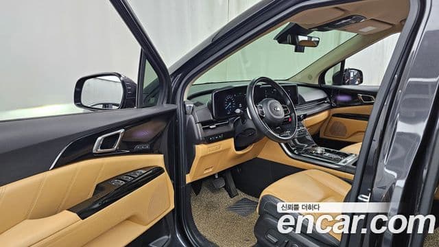 Kia Carnival 2021 — ფოტო 8/20