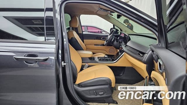 Kia Carnival 2021 — ფოტო 11/20