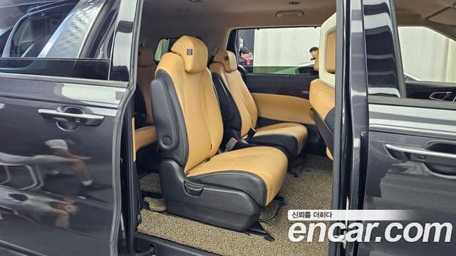 Kia Carnival 2021 — ფოტო 12/20