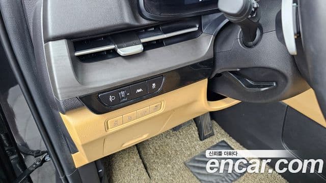 Kia Carnival 2021 — ფოტო 16/20