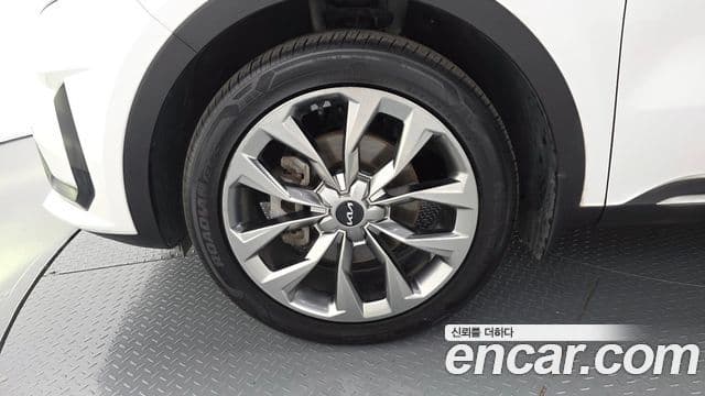 Kia Sorento 2021 — Фото 5/20