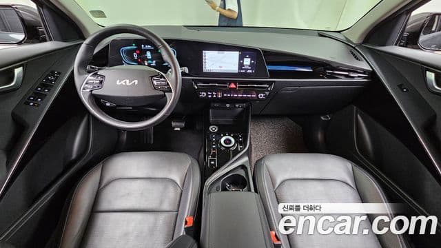 Kia Niro 2024 — ფოტო 7/20