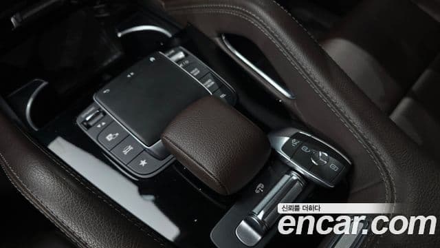 Mercedes-Benz GLE-Class 2019 — Фото 18/20