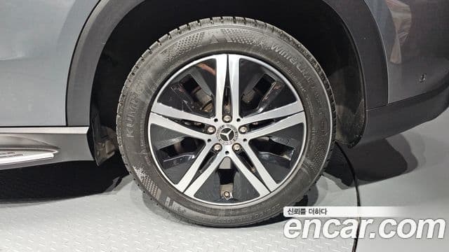 Mercedes-Benz GLE-Class 2019 — Photo 30/31