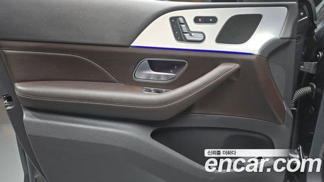 Mercedes-Benz GLE-Class 2019 — Photo 25/31