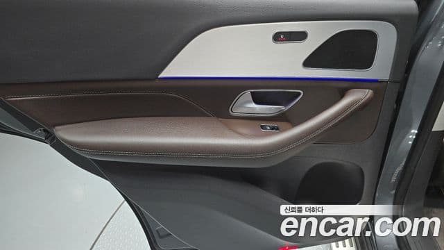 Mercedes-Benz GLE-Class 2019 — Photo 18/31