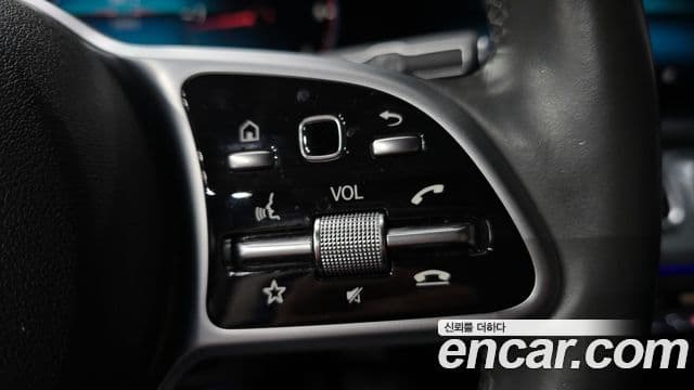 Mercedes-Benz GLE-Class 2019 — Photo 15/31