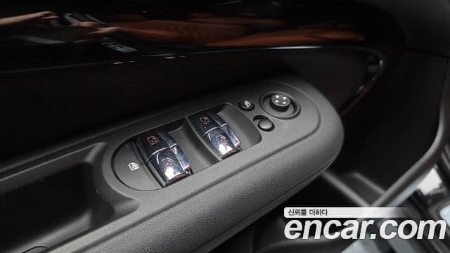 Mini Cooper Clubman 2024 — ფოტო 20/20